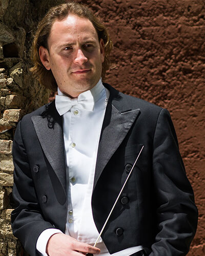 Christian Vásquez - Director de Orquesta de carrera internacional